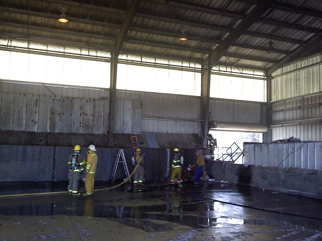 loading Gallery/Action/Transfer Station Fire, 17mar2010/fullsize/100317 008.jpg... or select a thumbnail